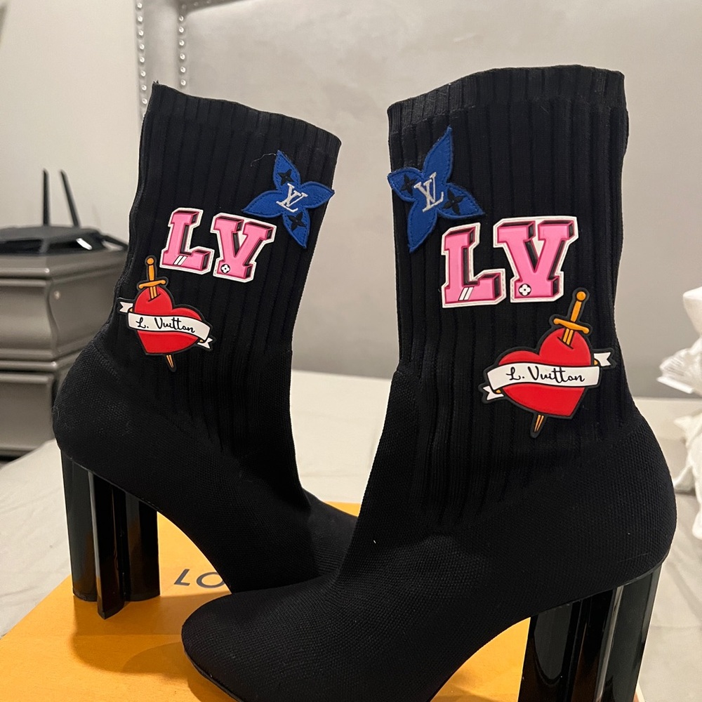 Louis Vuitton Black Knit Fabric LV Black Heart.